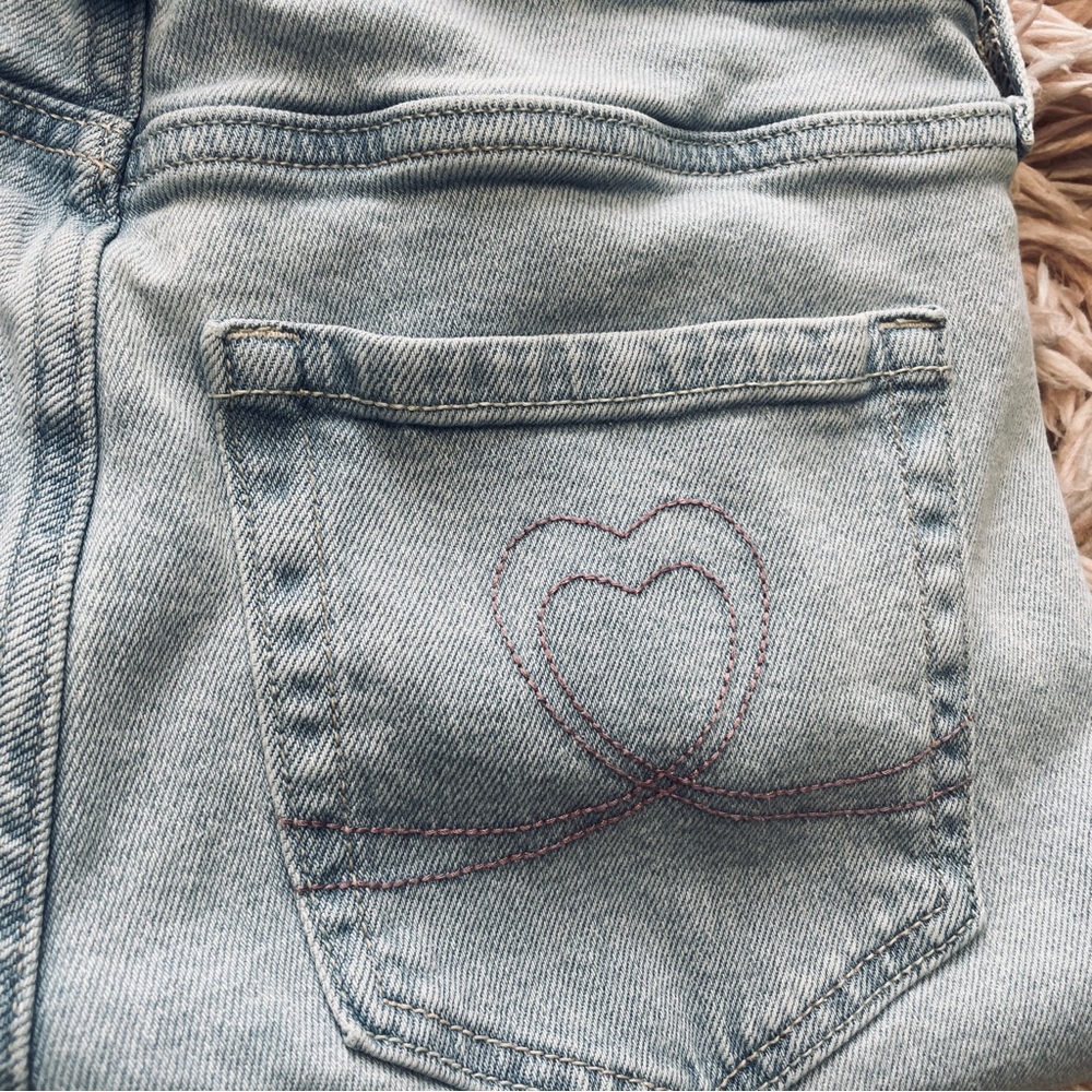 Hollister High Rise Flare Jeans - Picture 8 of 8